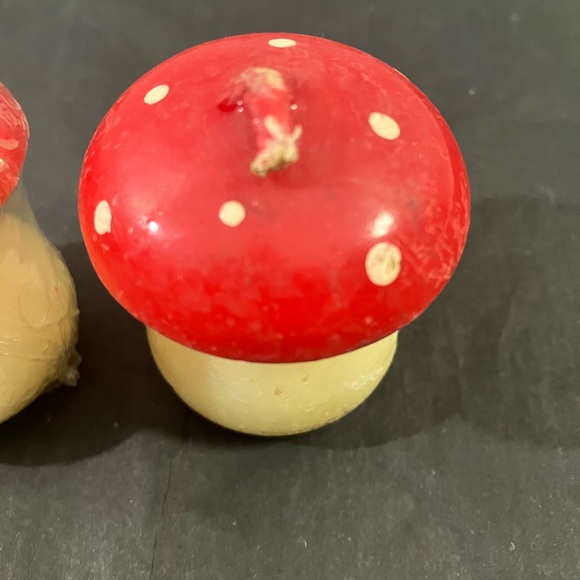 Lot of 2 Red and White Small Mushroom Candles Decor - Picture 3 of 9